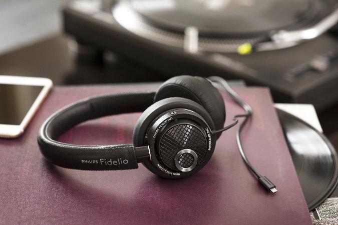 Philips Fidelio 推出首隻獲得 MFi 認證的 Lightning 耳機 M2L Philips Fidelio 推出首隻獲得 MFi 認證的 Lightning 耳機 M2L