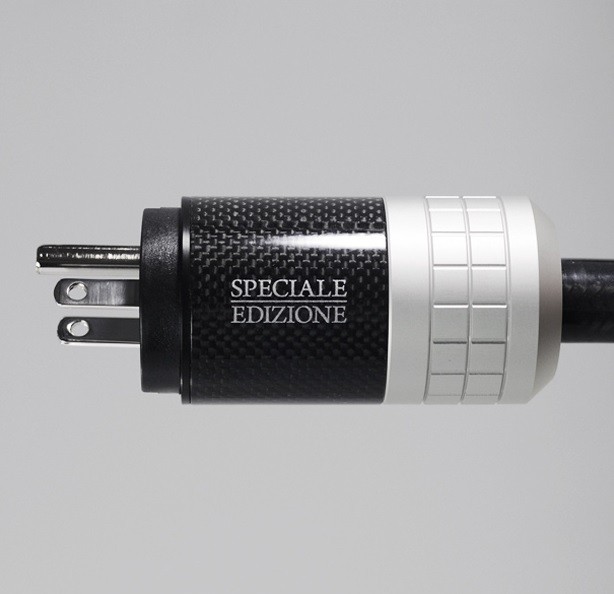 Esoteric 推出全新電源線 7N-PC5500SE Esoteric 推出全新電源線 7N-PC5500SE