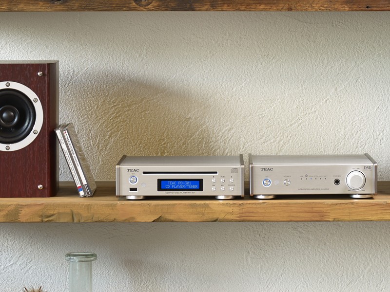 TEAC 推出具 FM 調諧器的 CD 唱盤 PD-301 TEAC 推出具 FM 調諧器的 CD 唱盤 PD-301