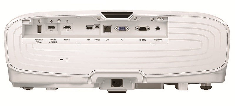 Epson 推出 dreamio 家庭影院系列 4K 投影機 EH-TW8300 / TW8300W