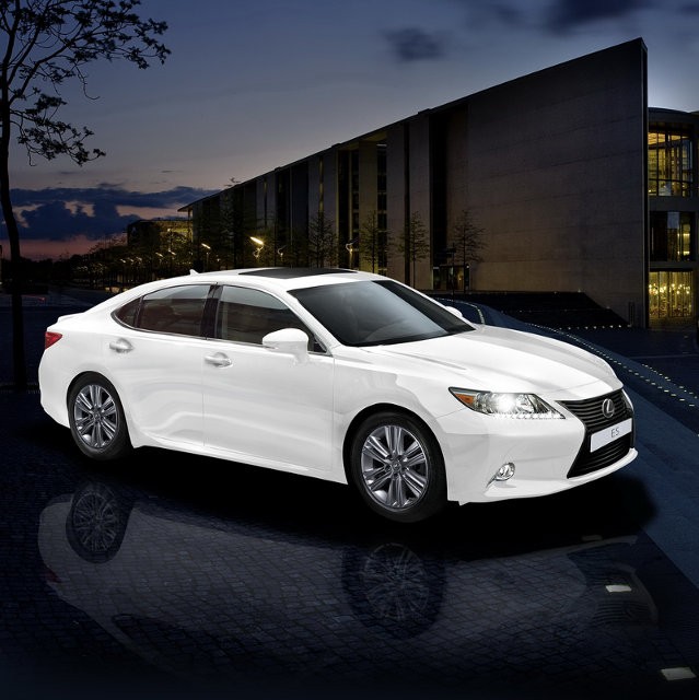 Lexus 壓軸呈獻 ES Cosmo Edition (2014 年 11 月 29 至 30 日) Lexus 壓軸呈獻 ES Cosmo Edition (2014 年 11 月 29 至 30 日)