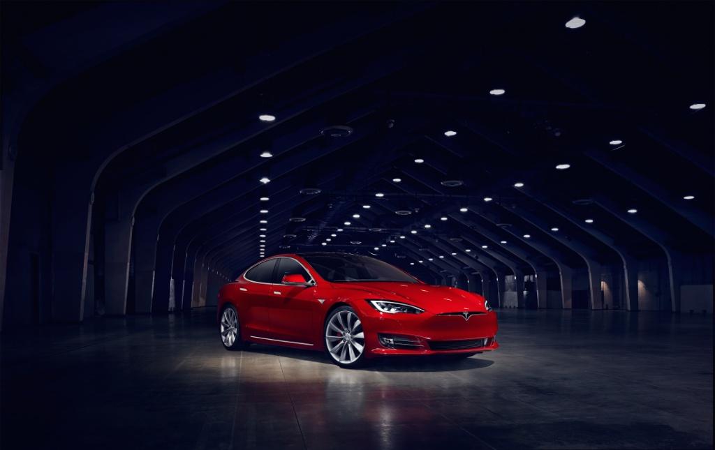 Tesla 更新 Model S Tesla 更新 Model S