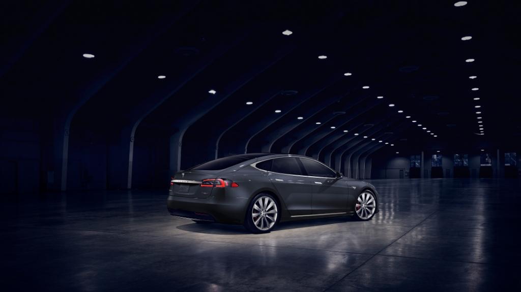 Tesla 更新 Model S Tesla 更新 Model S
