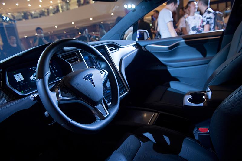 Tesla Model X 正式抵港 Tesla Model X 正式抵港
