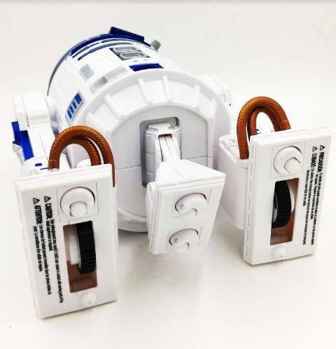 Hasbro 全新推出 Smart R2-D2 遙控玩具 Hasbro 全新推出 Smart R2-D2 遙控玩具