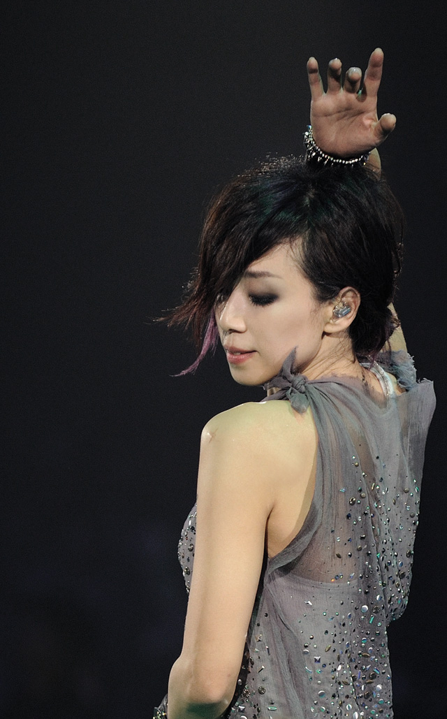 〈SANDY LAM CONCERT MMXI〉CD 及 DVD 〈SANDY LAM CONCERT MMXI〉CD 及 DVD