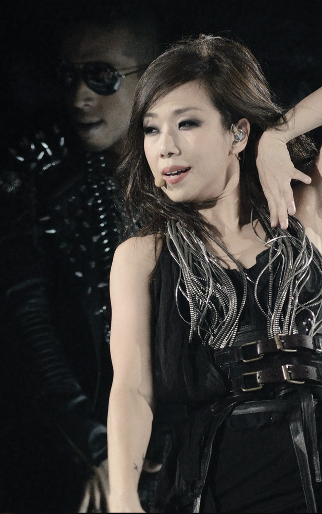 〈SANDY LAM CONCERT MMXI〉CD 及 DVD 〈SANDY LAM CONCERT MMXI〉CD 及 DVD