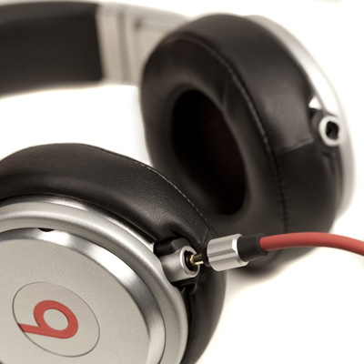 Beats Pro™ High Performance Professional Headphones Beats Pro™ High Performance Professional Headphones