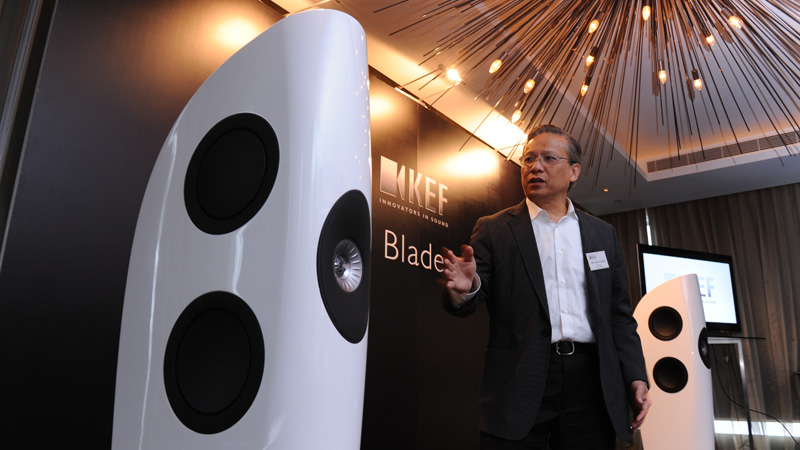 全球首個採用單點全頻技術揚聲器 KEF Blade 全球首個採用單點全頻技術揚聲器 KEF Blade