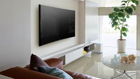 Sony 全新 BRAVIA S9000B 系列展現完美弧度帶來的震撼畫面 Sony 全新 BRAVIA S9000B 系列展現完美弧度帶來的震撼畫面