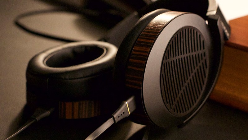 觸手可及的發燒平板耳機 Audeze EL-8 及解碼耳擴 Deckard 觸手可及的發燒平板耳機 Audeze EL-8 及解碼耳擴 Deckard