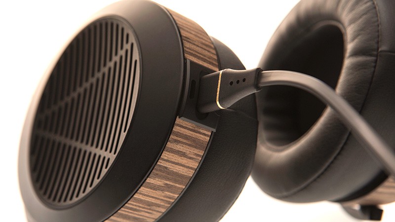 觸手可及的發燒平板耳機 Audeze EL-8 及解碼耳擴 Deckard 觸手可及的發燒平板耳機 Audeze EL-8 及解碼耳擴 Deckard