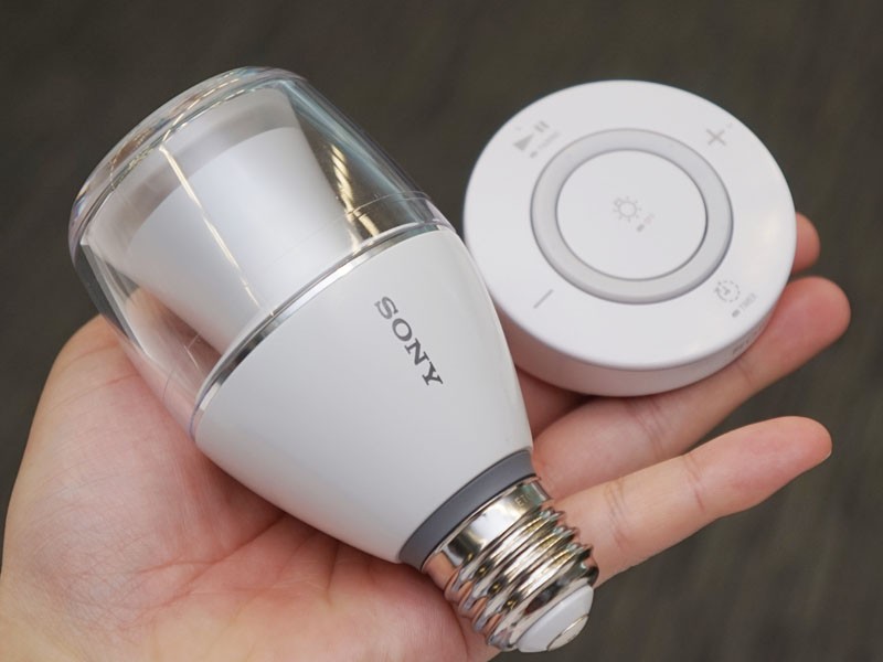 Sony 推出全新 Life Space UX 系列產品 LED 燈泡藍牙喇叭
