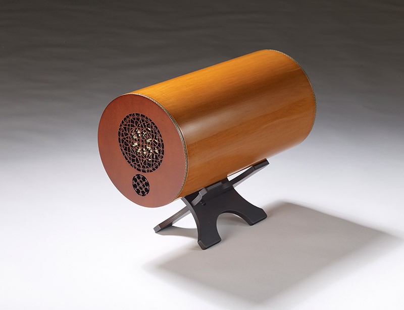 日本大塚家具推出圓筒型木製喇叭 GRANADA GR1001L