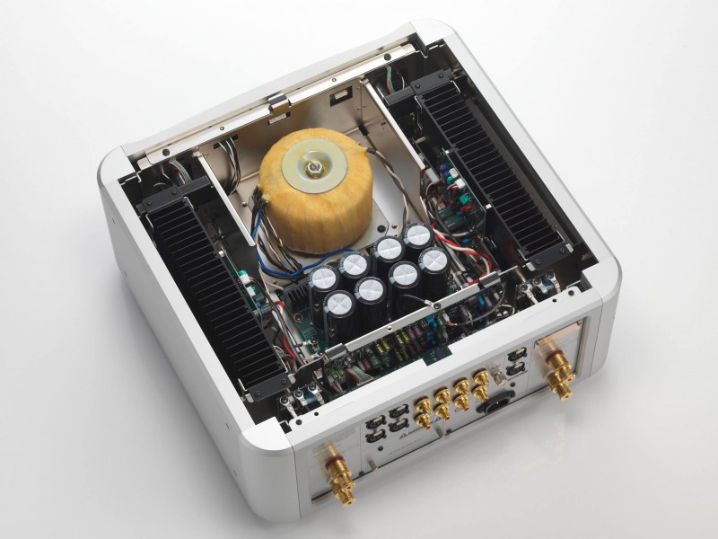 Esoteric 推出全新旗艦一體化 SACD/CD 機 K1 及合併式擴音機 F1