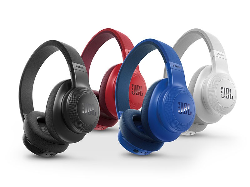 JBL 推出全新 E-SERIES 系列 E55BT 無線藍牙耳機 JBL 推出全新 E-SERIES 系列 E55BT 無線藍牙耳機