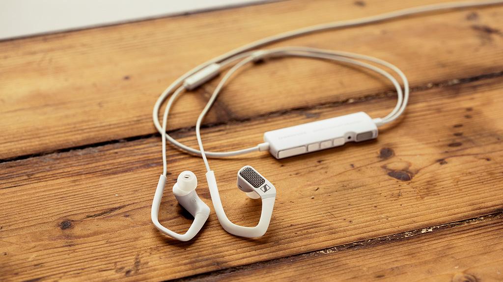 以 3D 立體聲視頻捕捉你的世界 Sennheiser AMBEO SMART HEADSET 以 3D 立體聲視頻捕捉你的世界 Sennheiser AMBEO SMART HEADSET