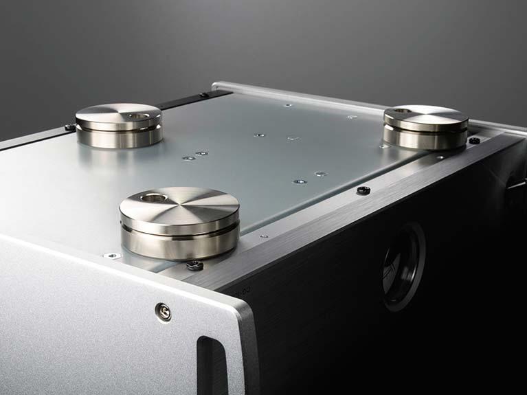 TEAC CG-10M 主時脈產生器 精確脈衝為數碼音樂注入活力 TEAC CG-10M 主時脈產生器 精確脈衝為數碼音樂注入活力