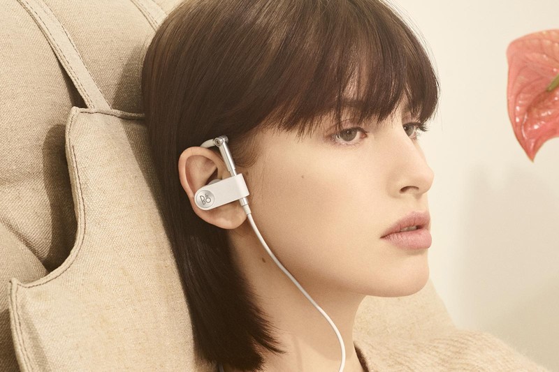 經典復刻,B&O Play 推出 2018 年無線藍牙版本的 Earset 耳機 經典復刻,B&O Play 推出 2018 年無線藍牙版本的 Earset 耳機