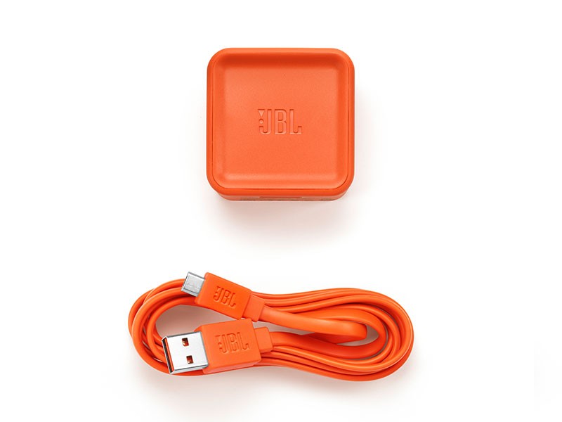 JBL 推出具備收音機功能的藍牙喇叭 TUNER FM JBL 推出具備收音機功能的藍牙喇叭 TUNER FM