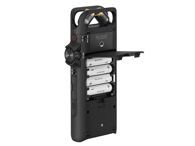 Sony 推出便攜式 Hi-Res 數碼錄音機 PCM-D10 Sony 推出便攜式 Hi-Res 數碼錄音機 PCM-D10