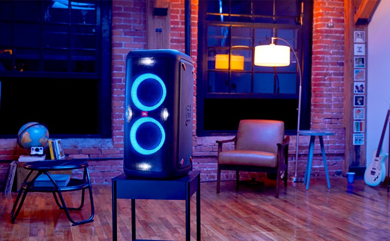 全能派對專家,JBL 推出全新 PartyBox 300 藍牙音響系統 全能派對專家,JBL 推出全新 PartyBox 300 藍牙音響系統