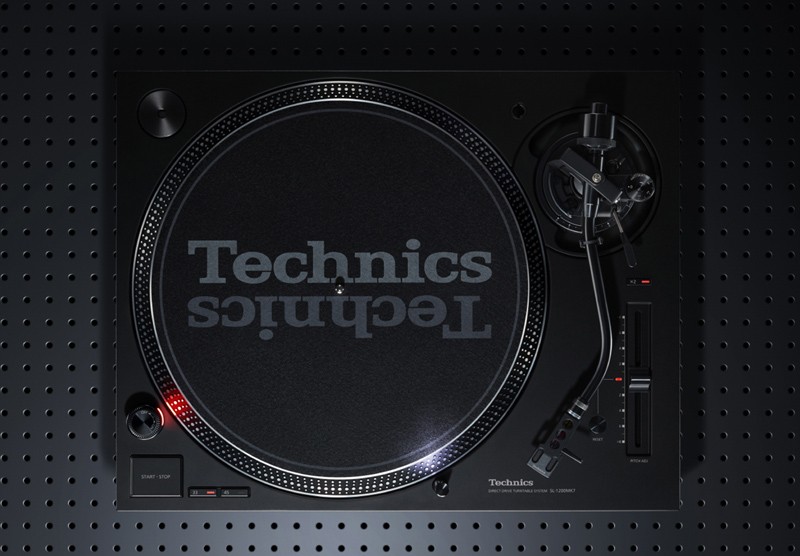 Technics 推出全新專業 DJ 黑膠唱盤 SL-1200MK7