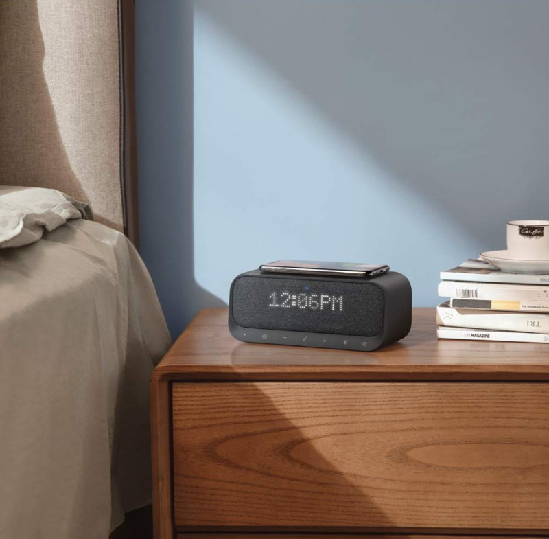智能鬧鐘功能 + 手機充電，Anker 推出全新藍牙喇叭 Soundcore Wakey