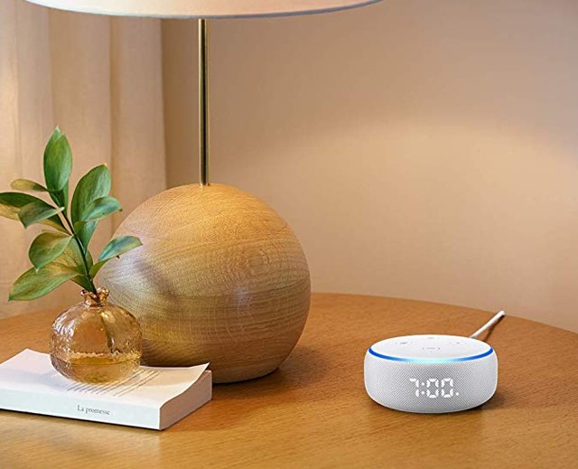 時間、溫度顯示無難度，Amazon 推出全新 Echo Dot with clock 智慧型喇叭