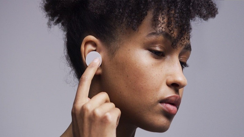 微軟推出左右分離式無線耳機 Surface Earbuds 微軟推出左右分離式無線耳機 Surface Earbuds