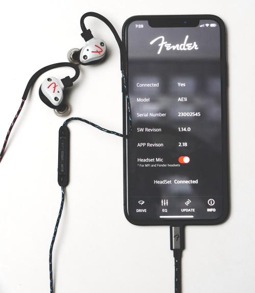 Fender 推出 AE1i + PureSonic™ Wired Earbuds iPhone 入門享樂套裝 Fender 推出 AE1i + PureSonic™ Wired Earbuds iPhone 入門享樂套裝