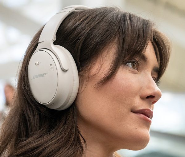 Bose 推出全新全罩式降噪耳機 QuietComfort QC45 Bose 推出全新全罩式降噪耳機 QuietComfort QC45