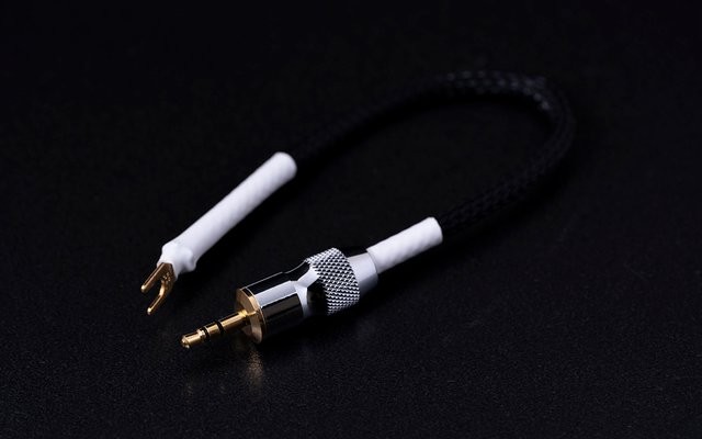 光城精工為 Clone1B、Clone2B、Clone1T3、Clone2T3 接地線推出 2 款新插頭版本 光城精工為 Clone1B、Clone2B、Clone1T3、Clone2T3 接地線推出 2 款新插頭版本
