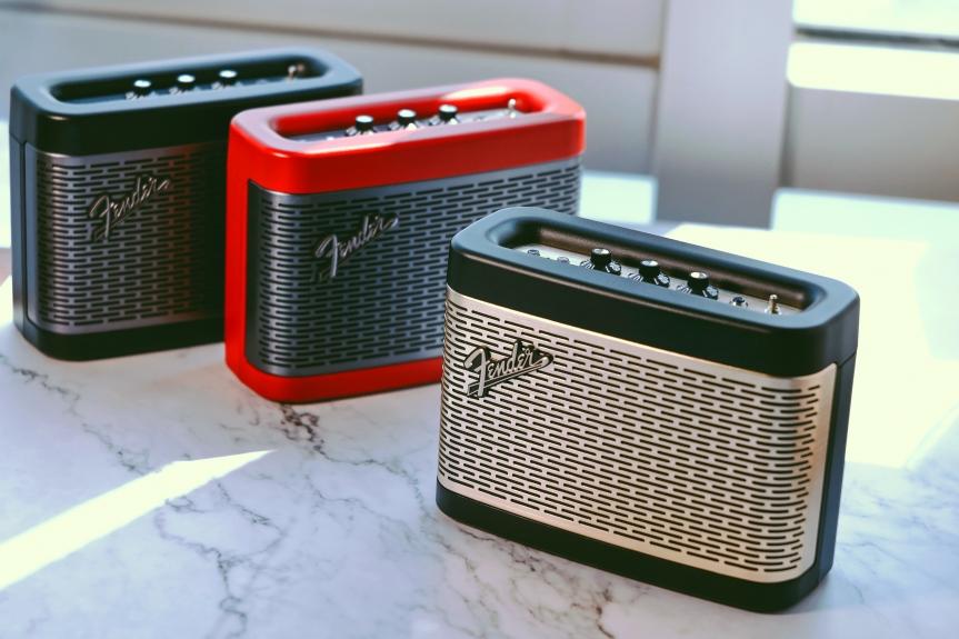 古典造型下的突破音色 Fender Newport 2 古典造型下的突破音色 Fender Newport 2