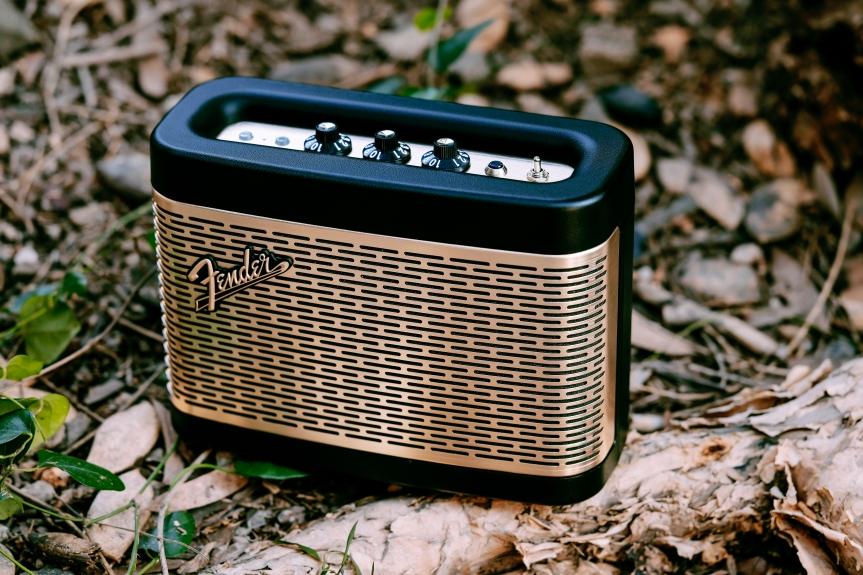 古典造型下的突破音色 Fender Newport 2 古典造型下的突破音色 Fender Newport 2