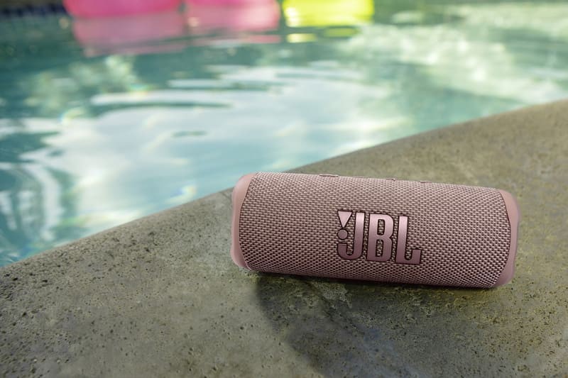 JBL 為 Flip 6 藍牙喇叭推出全新三款色彩 JBL 為 Flip 6 藍牙喇叭推出全新三款色彩