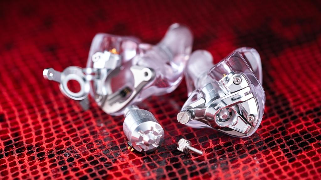 可以換腔體的 CM 耳機 Acoustune ST2000 旗艦級 CM 耳機 可以換腔體的 CM 耳機 Acoustune ST2000 旗艦級 CM 耳機
