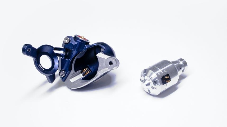 可以換腔體的 CM 耳機 Acoustune ST2000 旗艦級 CM 耳機 可以換腔體的 CM 耳機 Acoustune ST2000 旗艦級 CM 耳機