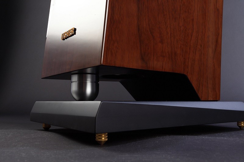 SD 系列新成員，USHER 宣布推出小型座地喇叭 SD-502