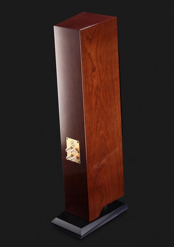 SD 系列新成員，USHER 宣布推出小型座地喇叭 SD-502