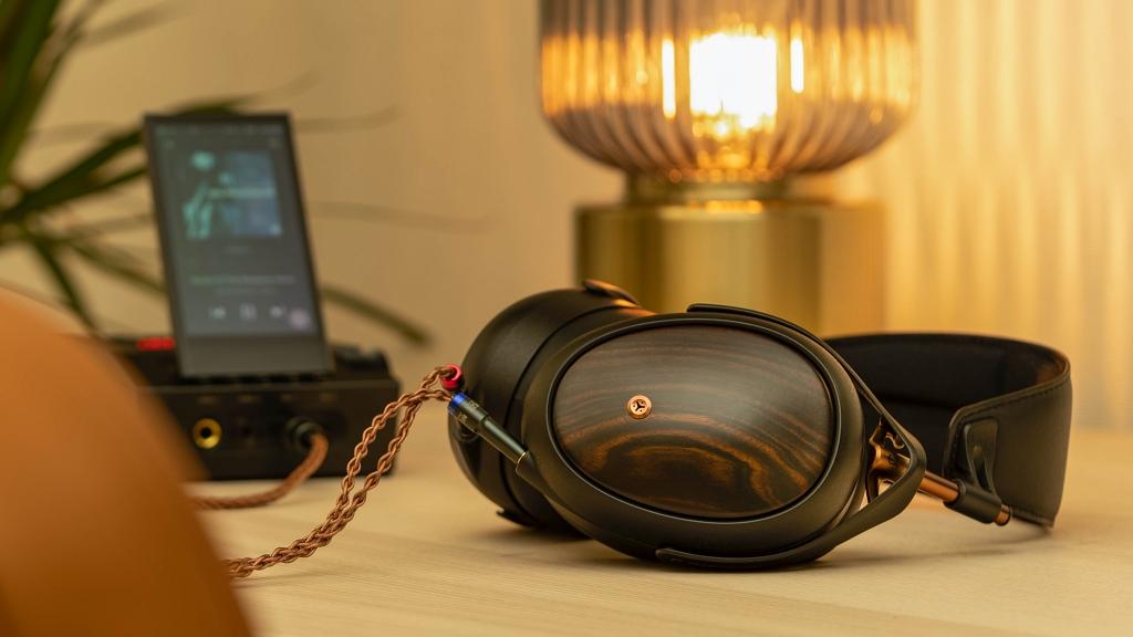 MEZE Audio LIRIC II (2nd Generation)  密封式頭戴耳機