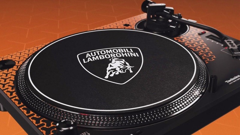 Technics 推出與林寶堅尼合作款式 SL-1200M7B 黑膠唱盤