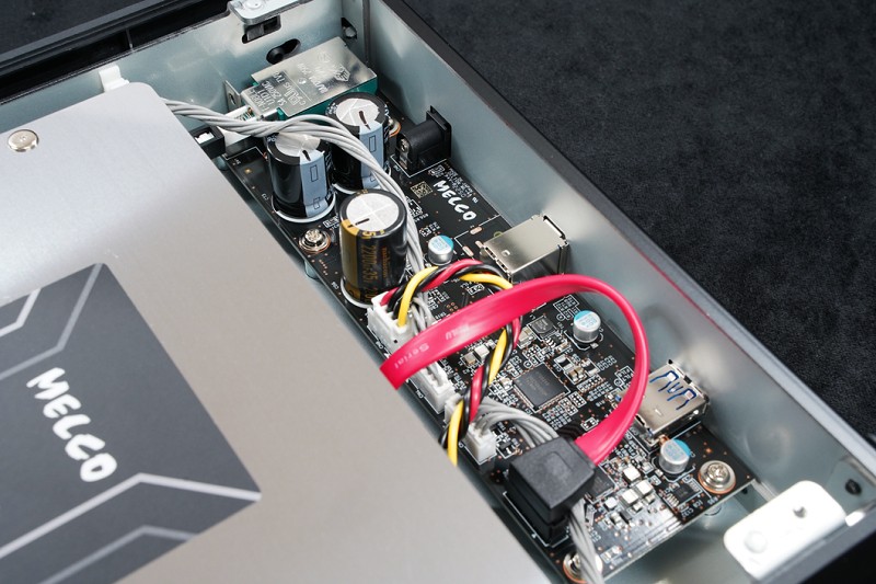 DELA 推出全新一代光碟擷取機 D100/2 DELA 推出全新一代光碟擷取機 D100/2