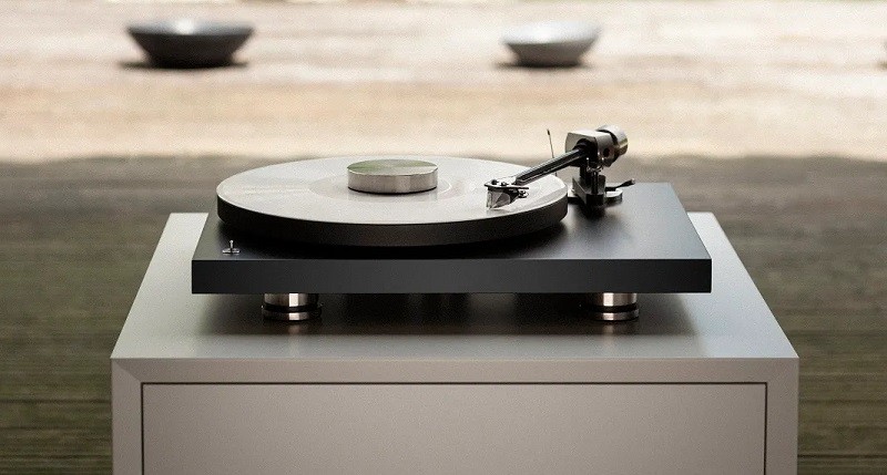 Pro-Ject 推出全新 Debut PRO B 黑膠唱盤 Pro-Ject 推出全新 Debut PRO B 黑膠唱盤