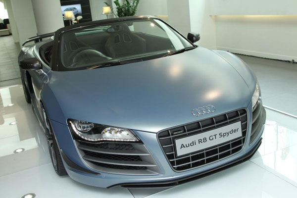 終極性能的 Audi R8 GT Spyder 首次亮相香港 終極性能的 Audi R8 GT Spyder 首次亮相香港