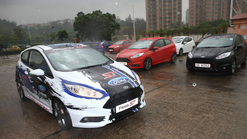 全新 Fiesta ST 亮相福特 MegaBox 車展 (2013 年 9 月 14-15) 全新 Fiesta ST 亮相福特 MegaBox 車展 (2013 年 9 月 14-15)