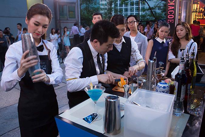 首個流動汽車酒吧「GS Lounge」現身灣仔 首個流動汽車酒吧「GS Lounge」現身灣仔