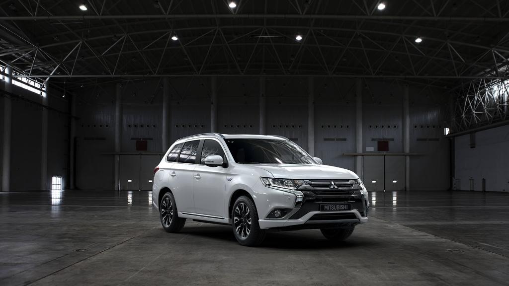 2016 三菱 Outlander PHEV 現貨首展價 $488,800