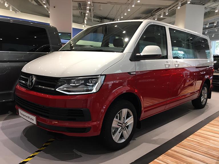 Volkswagen 經典原廠紅白雙色 Transporter BiTurbo 現貨只此一部進駐九龍灣陳列室