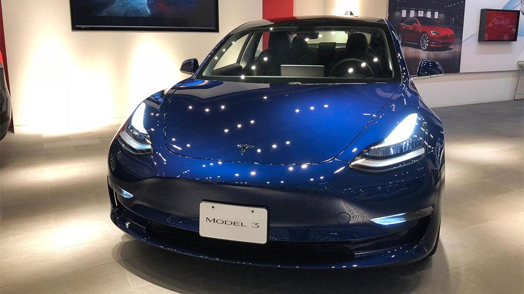 Tesla 灣仔 QRE 零售店正式公開預展 Model 3